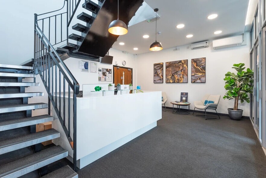 326-338 Molesey Rd, Walton On Thames en alquiler - Foto del interior - Imagen 3 de 17