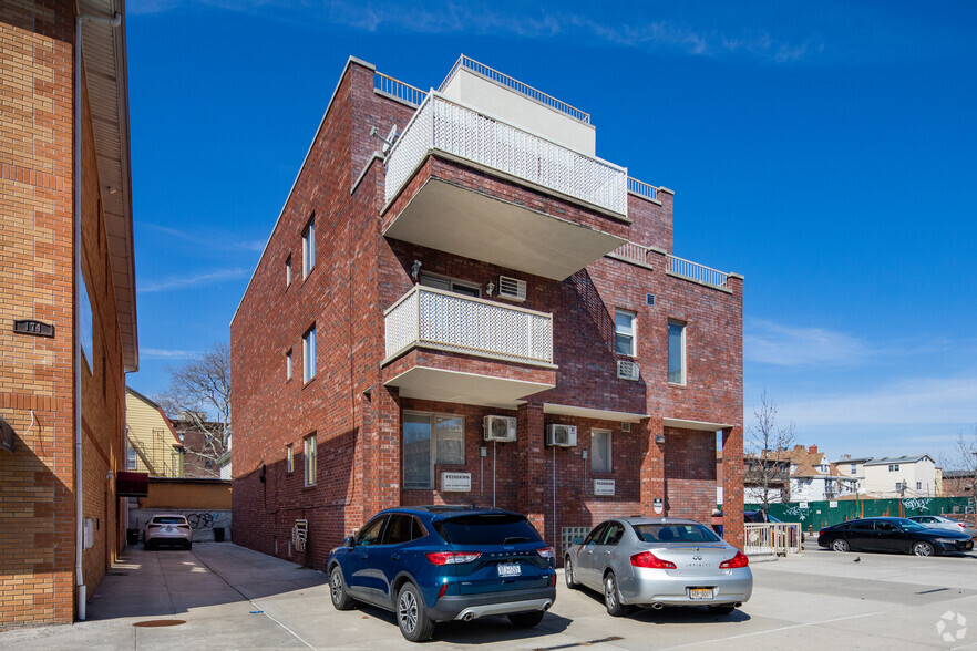 2138 Bath Ave, Brooklyn, NY en venta - Foto del edificio - Imagen 1 de 29