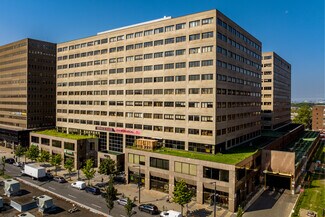 Más detalles de 433 Rue Chabanel O, Montréal, QC - Flex, nave en alquiler