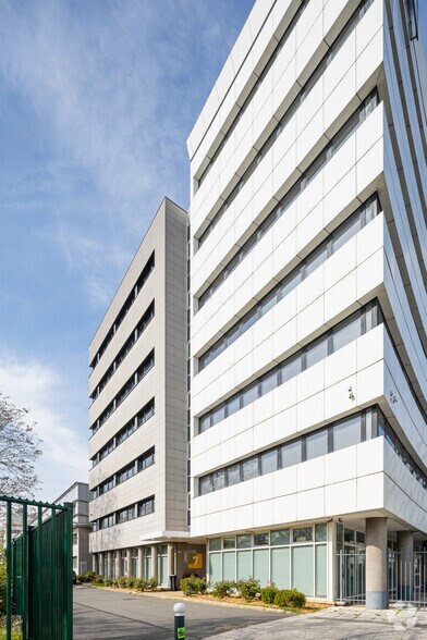 1 Place De La Berline, Saint-Denis en alquiler - Foto del edificio - Imagen 2 de 4