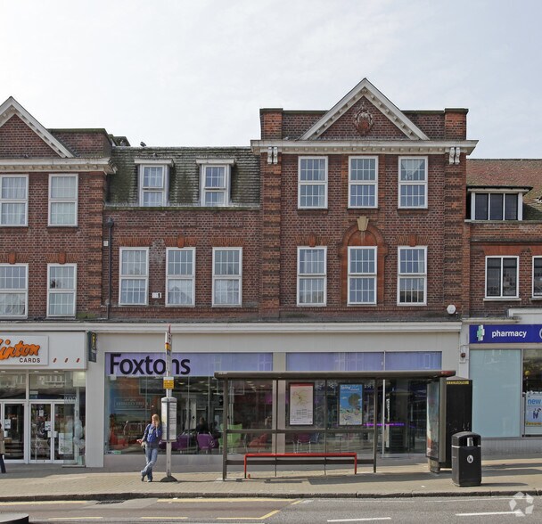 33-35 Bridge St, Pinner en alquiler - Foto del edificio - Imagen 1 de 28