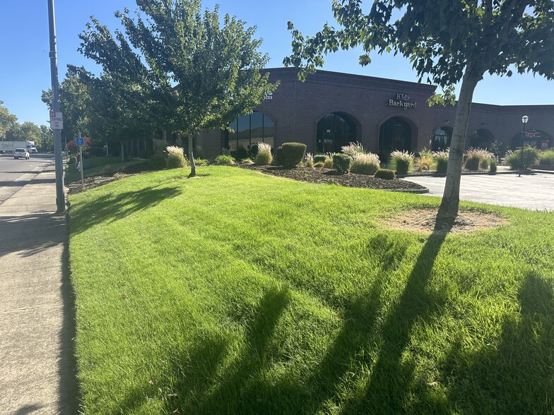 10910 Olson Dr, Rancho Cordova, CA en alquiler - Foto del edificio - Imagen 1 de 7