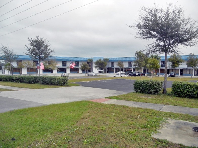 2202 N U.S. Highway 1, Fort Pierce, FL en alquiler - Foto del edificio - Imagen 2 de 11