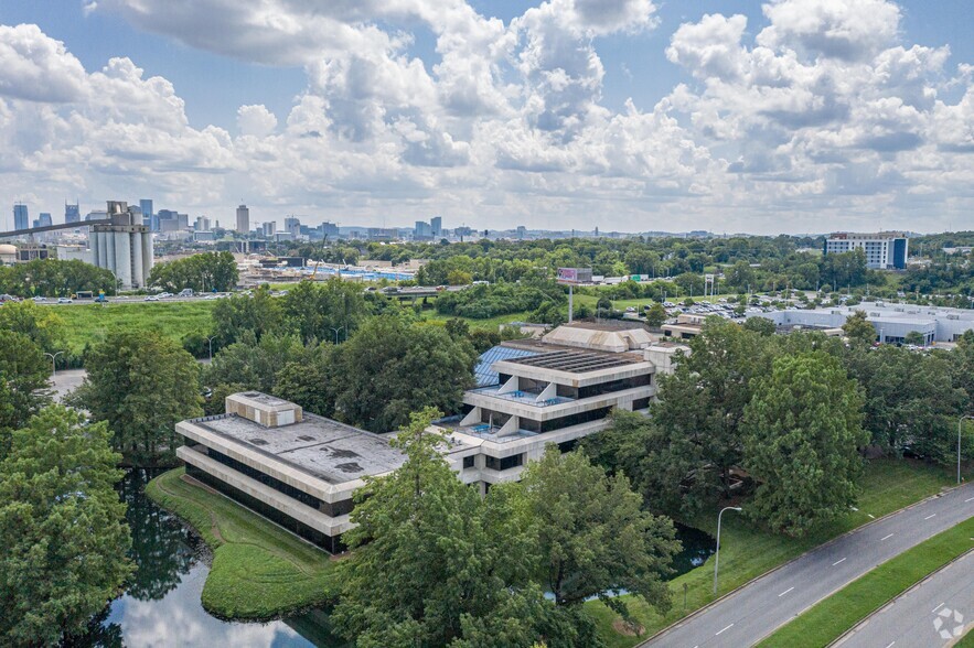 1 Vantage Way, Nashville, TN en alquiler - Foto del edificio - Imagen 3 de 4