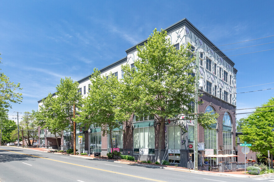 800 W Broad St, Falls Church, VA en alquiler - Foto del edificio - Imagen 2 de 2