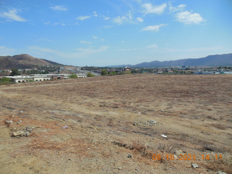 NWC Canyon Estate Drive & Summer Hill Drive, Lake Elsinore, CA en venta - Foto del edificio - Imagen 1 de 4