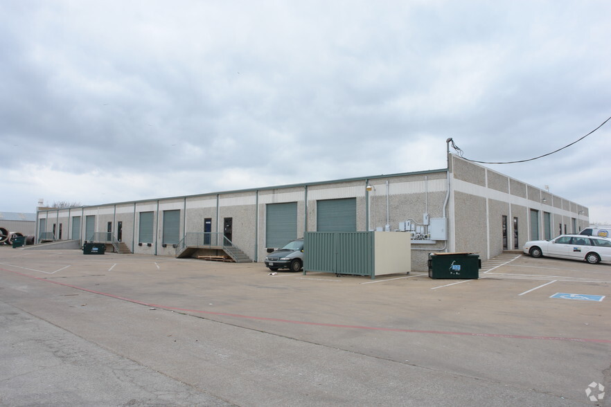 6400 Bradley Dr, Haltom City, TX en alquiler - Foto del edificio - Imagen 2 de 2