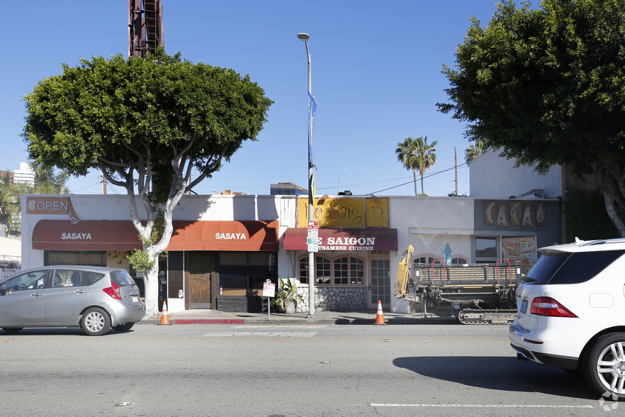 11609-11613 Santa Monica Blvd, Los Angeles, CA en alquiler - Foto del edificio - Imagen 2 de 5