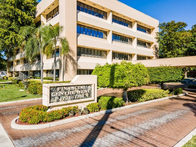 Más detalles de 1761 W Hillsboro Blvd, Deerfield Beach, FL - Oficina, local en alquiler
