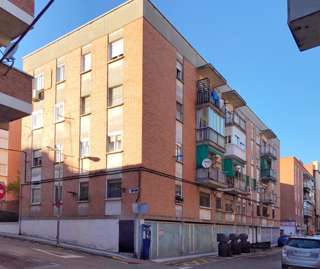Más detalles de Calle Hernán Cortés, 12, Majadahonda - Edificio residencial​ en venta