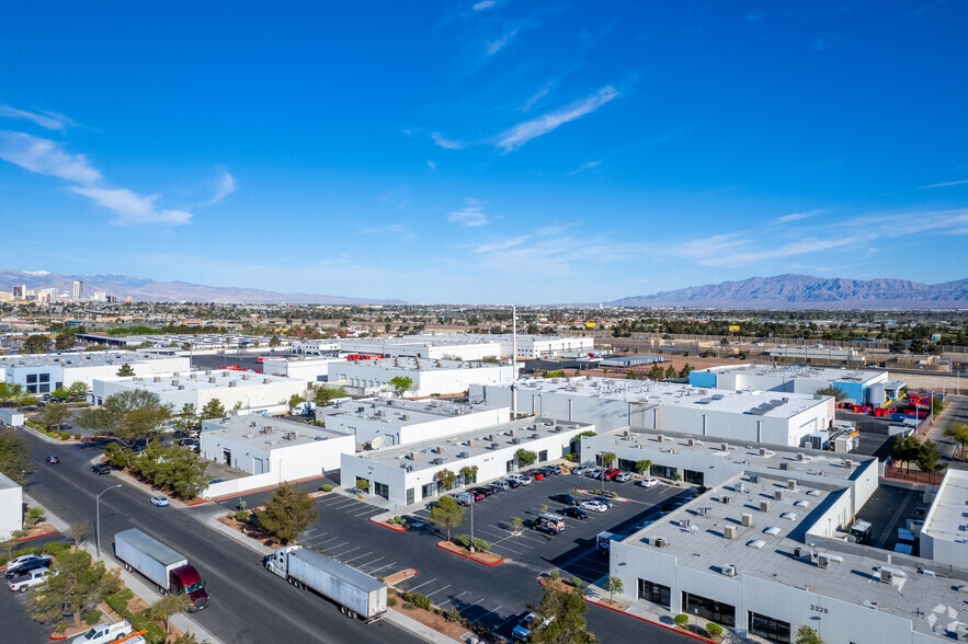 3150 E Charleston Blvd, Las Vegas, NV en alquiler - Foto del edificio - Imagen 2 de 5