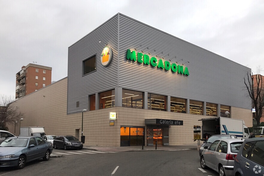 Calle del Arroyo de las Pilillas, 16, Madrid, Madrid en alquiler - Foto del edificio - Imagen 2 de 3