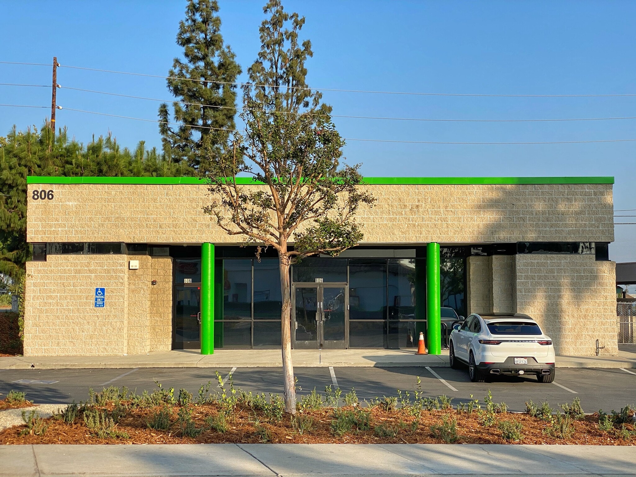 802-808 E Huntington Dr, Monrovia, CA en alquiler Foto del interior- Imagen 1 de 8