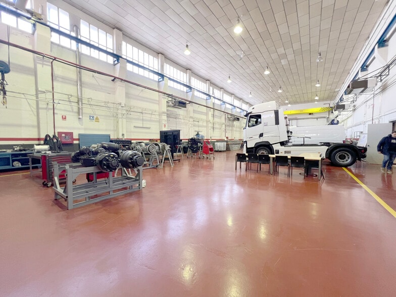 Nave en Leganés, Madrid en alquiler - Foto del edificio - Imagen 2 de 41