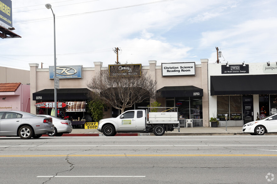 22753-22755 Ventura Blvd, Woodland Hills, CA en alquiler - Foto del edificio - Imagen 3 de 11