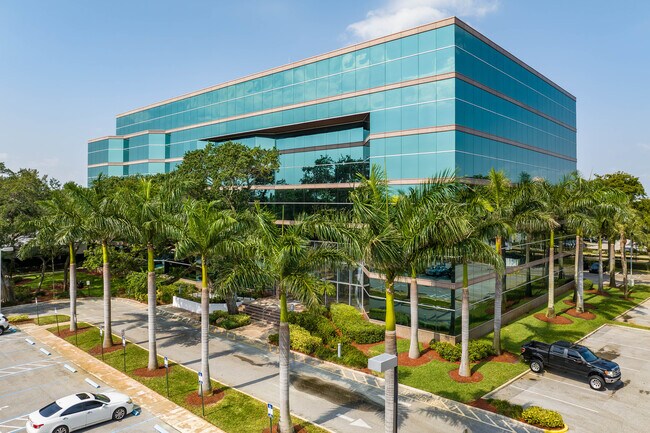 Más detalles de 600 W Hillsboro Blvd, Deerfield Beach, FL - Oficina en alquiler