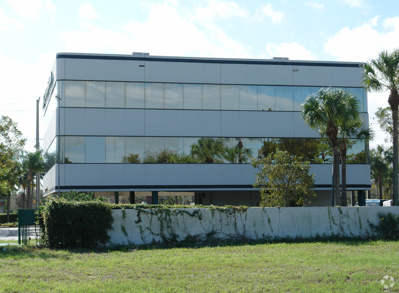 401 W Linton Blvd, Delray Beach, FL en alquiler - Foto del edificio - Imagen 3 de 17