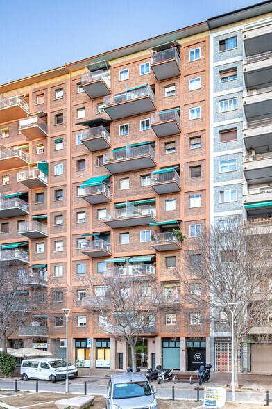Edificio residencial en Barcelona, Barcelona en venta - Foto principal - Imagen 1 de 1