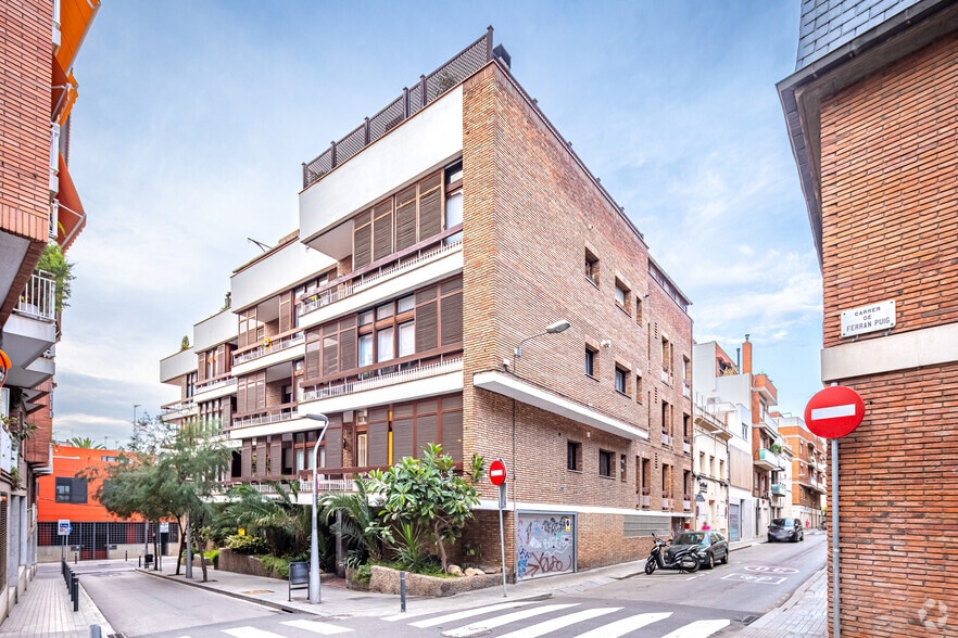 Edificio residencial en Barcelona, Barcelona en venta - Foto del edificio - Imagen 2 de 2