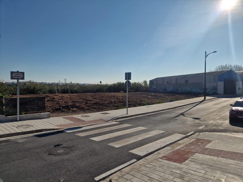 Nave en Manises, Valencia en alquiler - Foto del edificio - Imagen 2 de 16