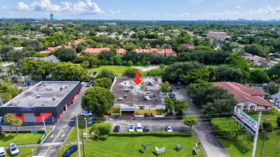 3157 N University Dr, Davie, FL en venta - Foto del edificio - Imagen 2 de 17