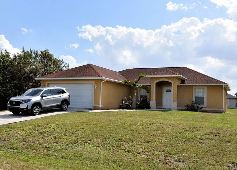 Portfolio of 7 SFH in Lehigh Acres cartera de 7 inmuebles en venta en LoopNet.es - Foto del edificio - Imagen 3 de 13