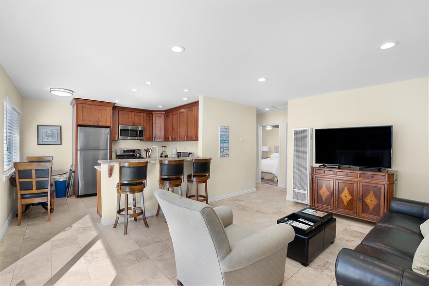 150 Walnut Ave, Carlsbad, CA en venta - Foto del interior - Imagen 2 de 25