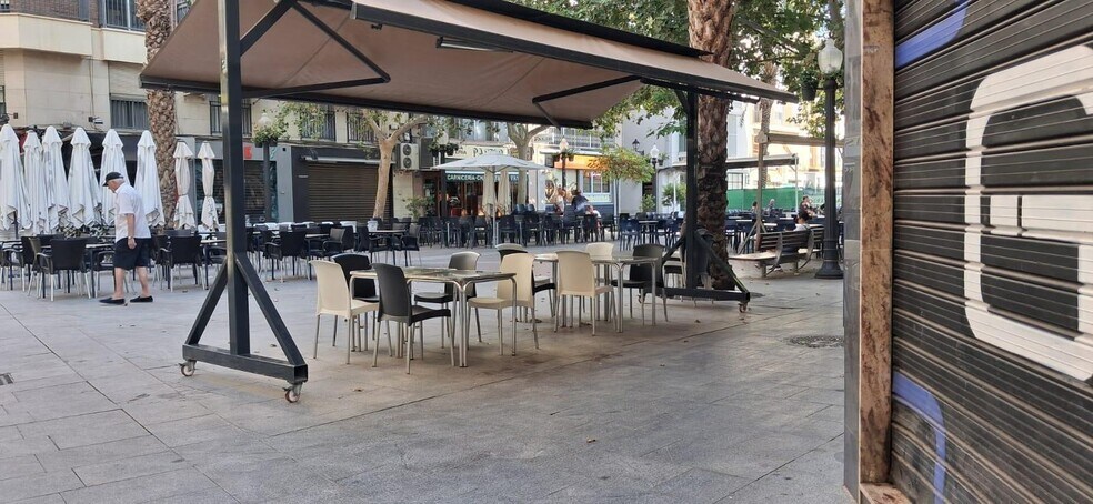 Local en Elche, Alicante en alquiler - Foto del edificio - Imagen 2 de 7