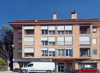 Más detalles de Plaça Municipal, 7, Guardiola de Berguedà - Edificio residencial en venta