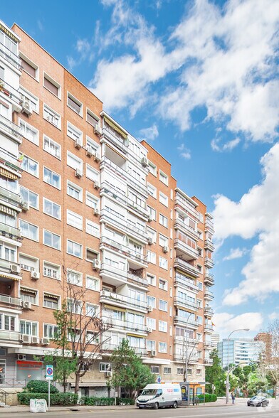 Avenida Brasilia, 31, Madrid, Madrid en venta - Foto principal - Imagen 1 de 1