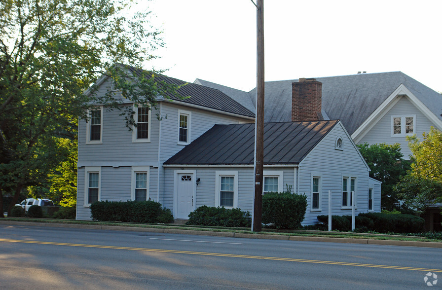 306 N Washington St, Falls Church, VA en alquiler - Foto del edificio - Imagen 1 de 13