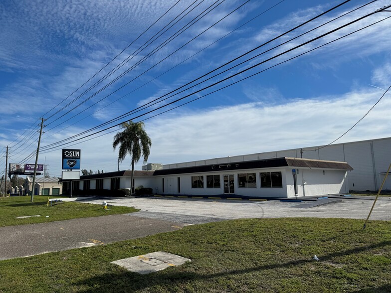 5850 Ulmerton Rd, Clearwater, FL en alquiler - Foto del edificio - Imagen 2 de 10