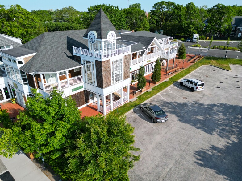 132 Main St, Westhampton Beach, NY en venta - Foto del edificio - Imagen 2 de 11