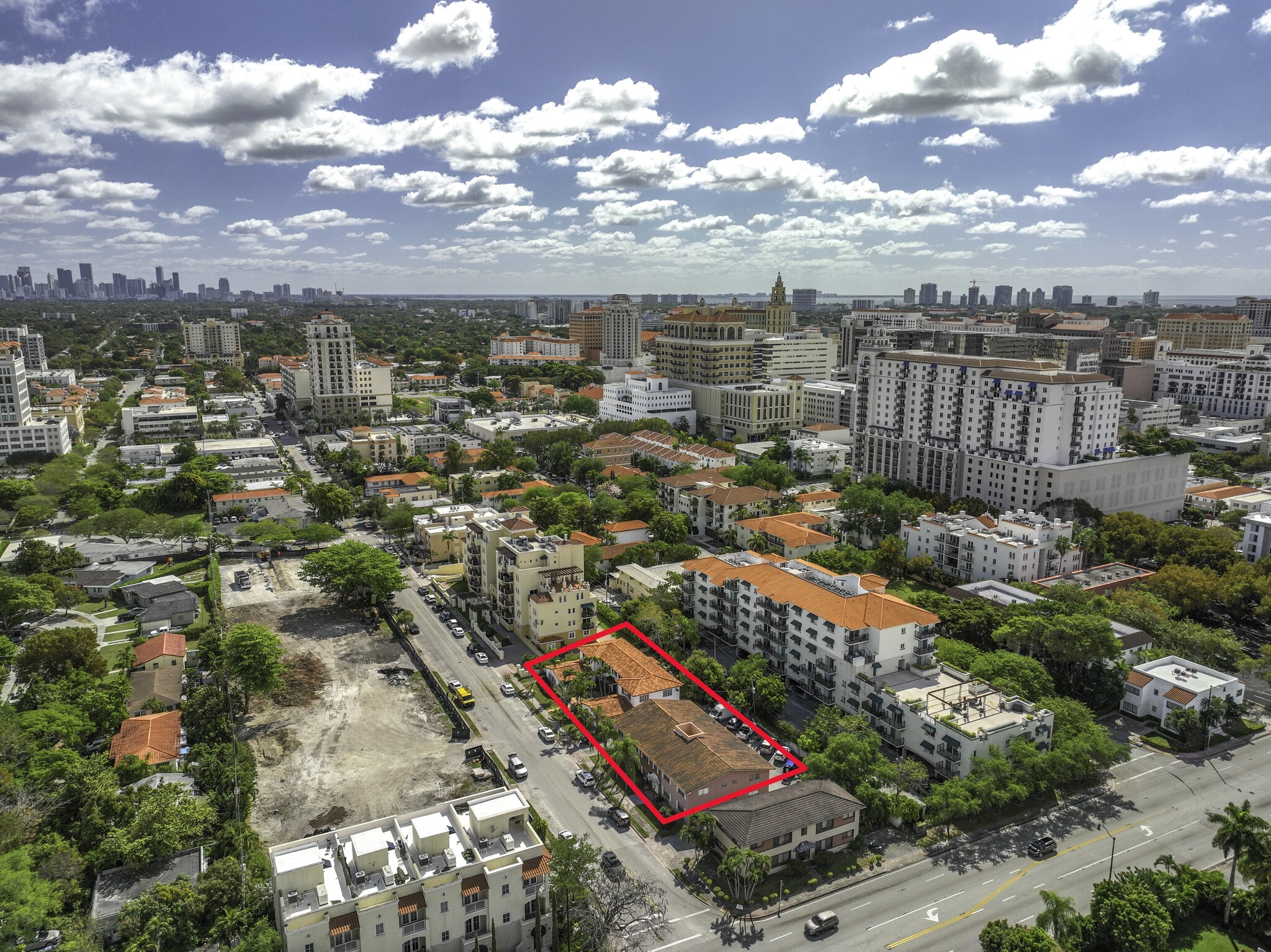 330 Madeira Ave, Coral Gables, FL en venta Foto principal- Imagen 1 de 9