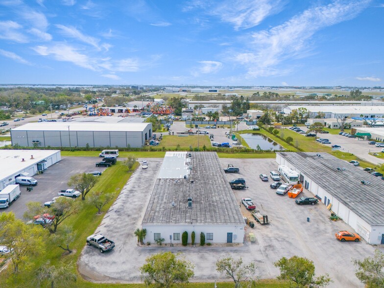 1390 Commerce Blvd, Sarasota, FL en alquiler - Foto del edificio - Imagen 2 de 12