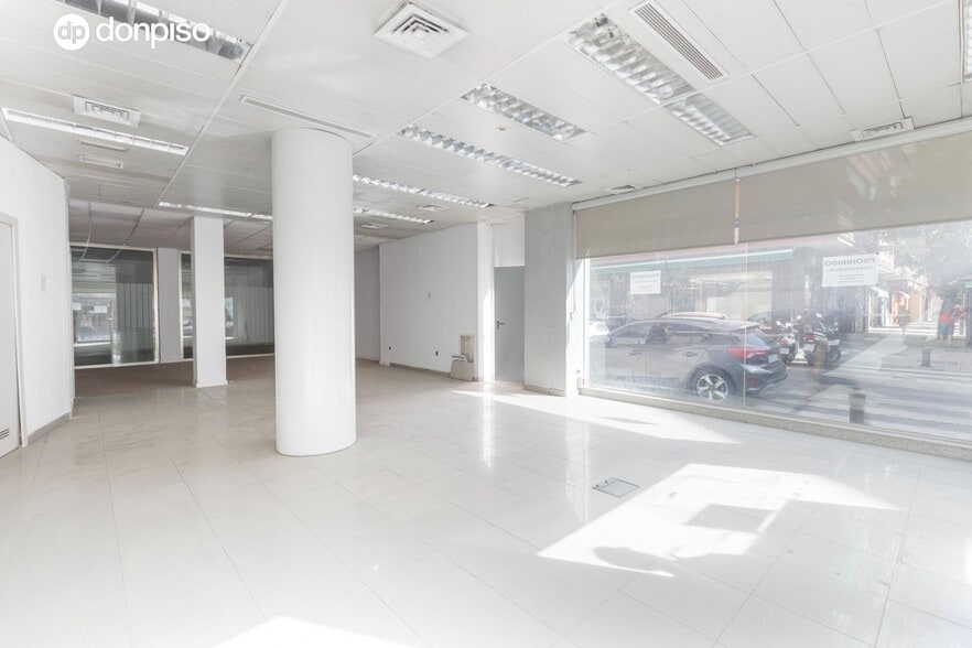 Local en Granada en venta - Foto del interior - Imagen 3 de 25