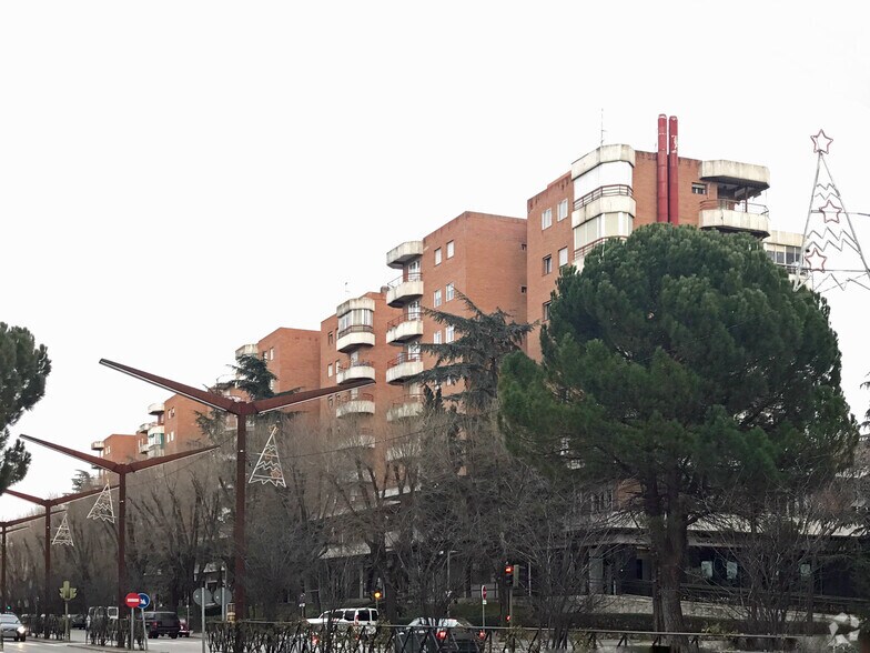 Local en Guadalajara, Guadalajara en alquiler - Foto del edificio - Imagen 2 de 2