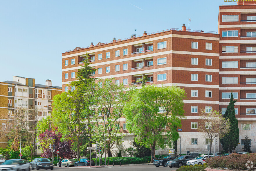 Calle De Colombia, 62, Madrid, Madrid en alquiler - Foto del edificio - Imagen 3 de 3