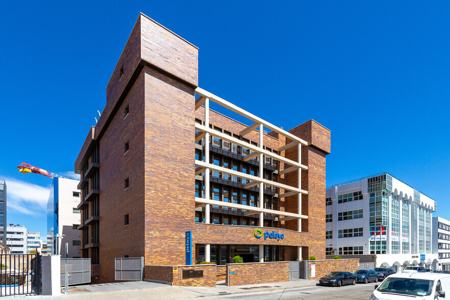 Calle Rufino González, 23, Madrid, Madrid en alquiler - Foto del edificio - Imagen 2 de 2