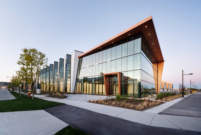 Más detalles de 7 King Edward St, Coquitlam, BC - Nave en alquiler