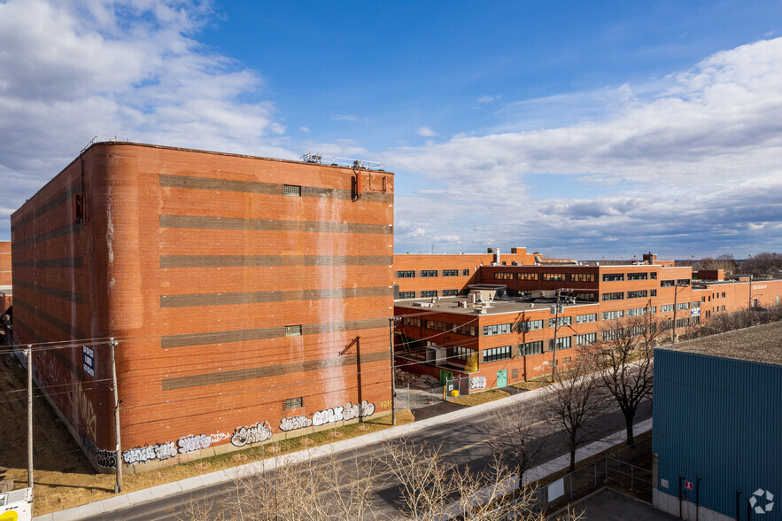 225 Av Lafleur, Montréal, QC en alquiler - Foto del edificio - Imagen 2 de 10