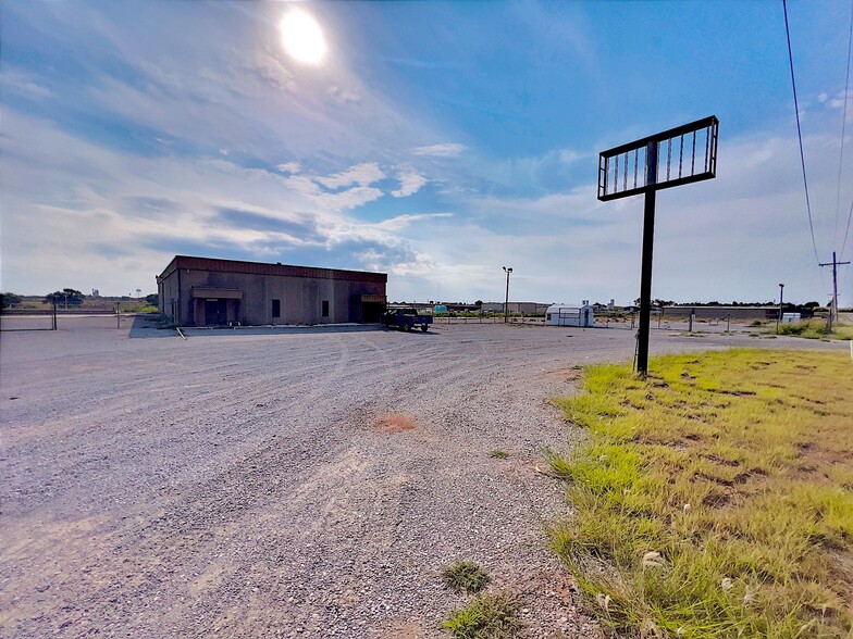 1717 S 28th St, Clinton, OK en alquiler - Foto del edificio - Imagen 2 de 26