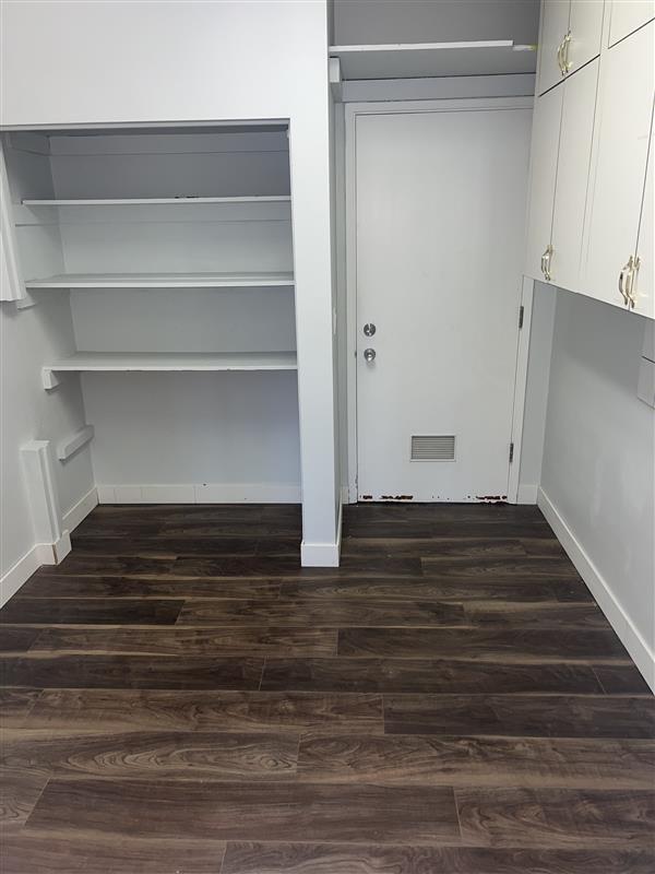 1900-1950 Lonsdale Ave, North Vancouver, BC en alquiler Foto del interior- Imagen 1 de 8