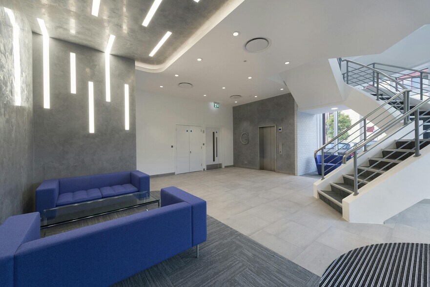 13 Colonial Way, Watford en alquiler - Vestíbulo - Imagen 2 de 6