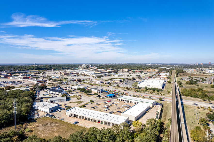 2100 Sadau Ct, Denton, TX en alquiler - Vista aérea - Imagen 2 de 10