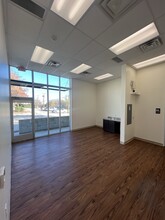 7015 Twin Hills Ave, Dallas, TX en alquiler Foto del interior- Imagen 1 de 10