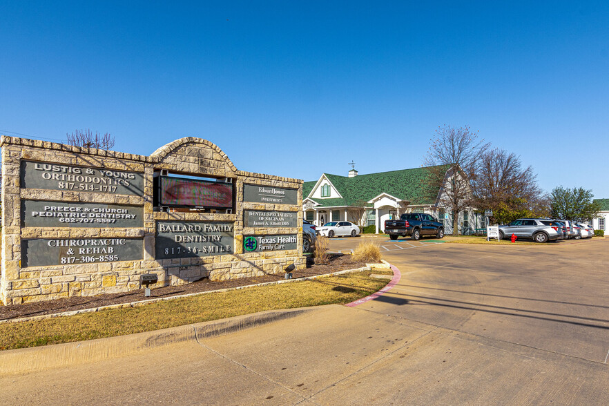 711 W Bailey Boswell Rd, Saginaw, TX en alquiler - Foto del edificio - Imagen 2 de 22