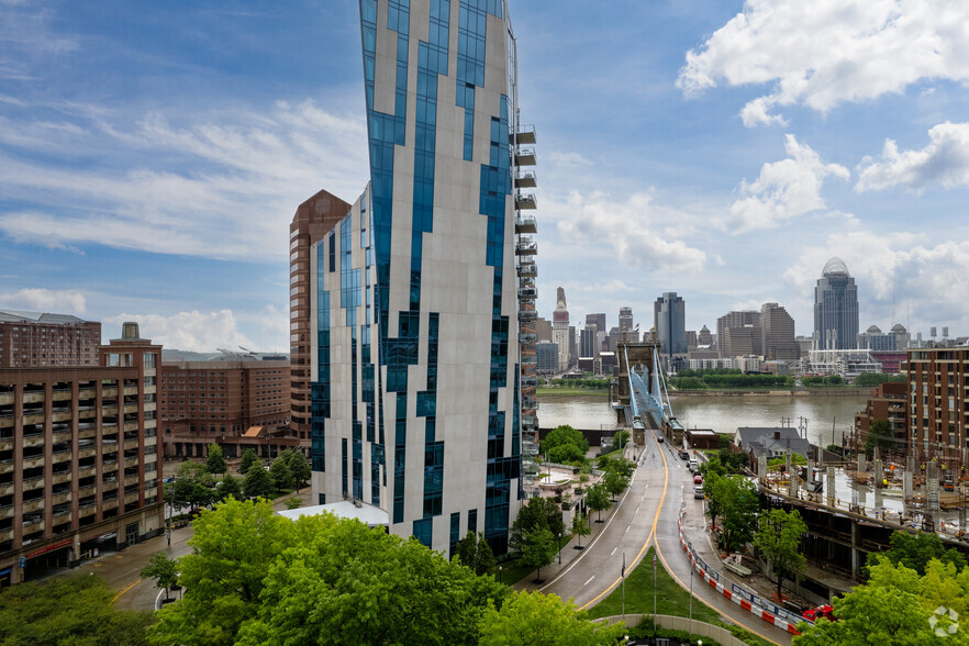 1 Roebling Way, Covington, KY en alquiler - Foto del edificio - Imagen 3 de 5