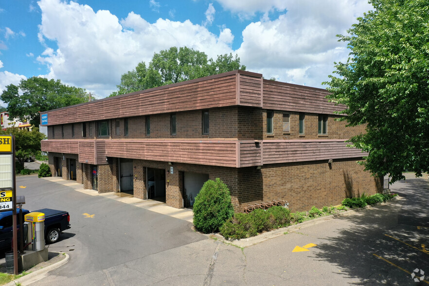 1315 W Larpenteur Ave W, Roseville, MN en alquiler - Foto del edificio - Imagen 2 de 2