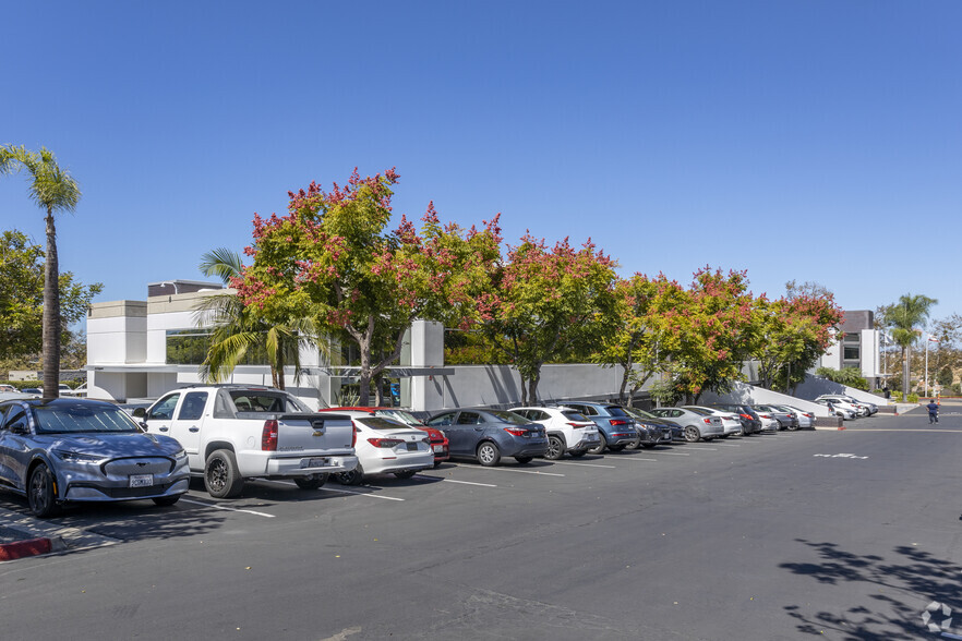 10165 McKellar Ct, San Diego, CA en alquiler - Foto del edificio - Imagen 1 de 4